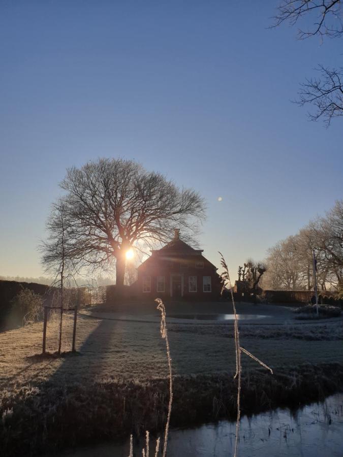 Suite in prachtige Groningse boerderij uit 1856 Schildwolde Buitenkant foto