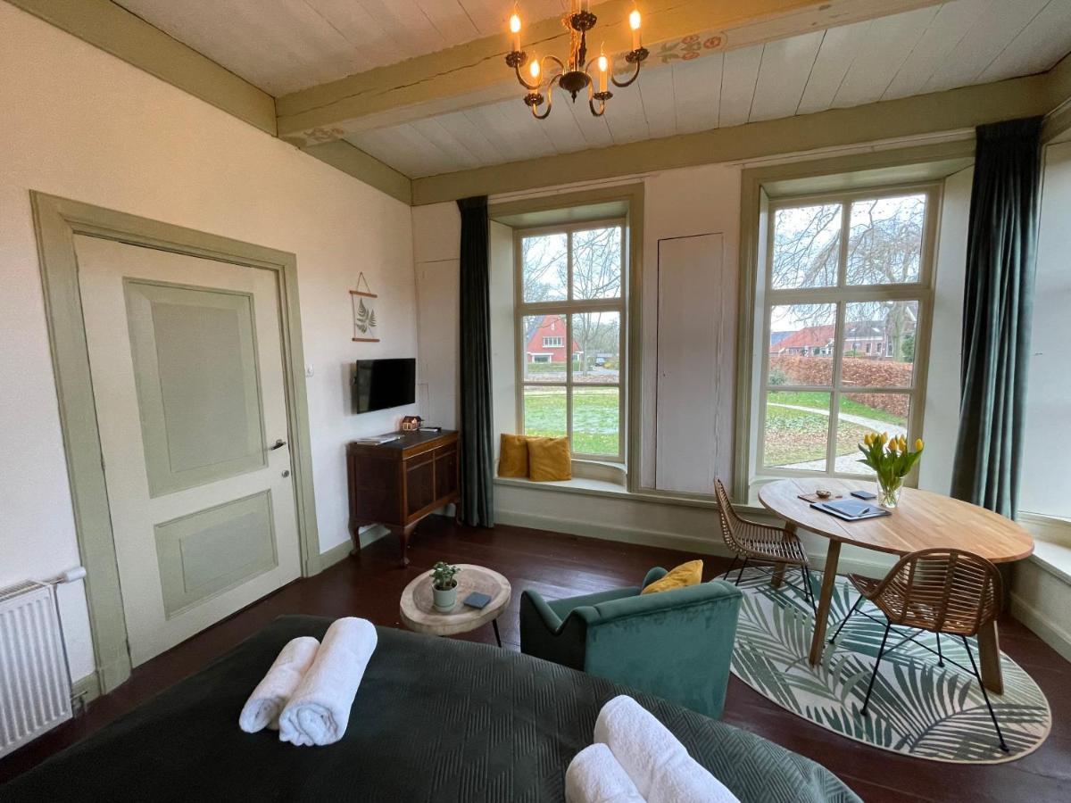 Suite in prachtige Groningse boerderij uit 1856 Schildwolde Buitenkant foto